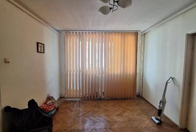Apartament cu 3 camere semidecomandat în Central - 3