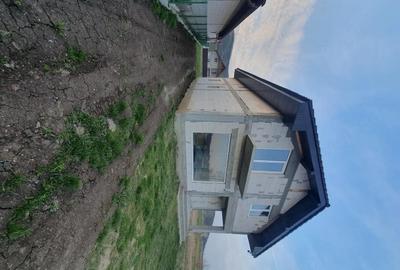 Casă cu Teren 500 Mp în Central - 2