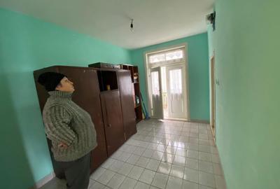 Casă cu 4 camere în Central - 5