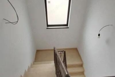 Casă cu Teren 456 Mp în Malu Mare - 11