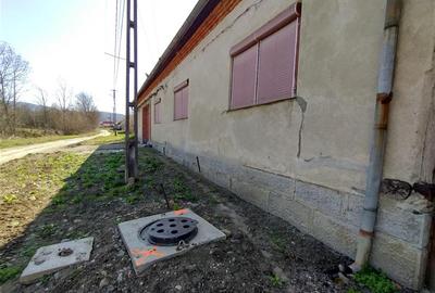 Casă individuală cu 8 camere cu Teren 3800 Mp în Răchitova - 4