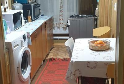 Apartament cu 3 camere decomandat în Lupeni - 2