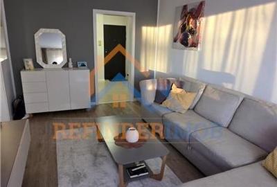 Apartament de vanzare cu 3 camere, zona Piata Alba Iulia - 1