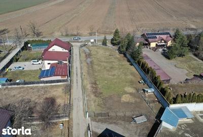 Teren de 6500 mp, în Secuieni - 1