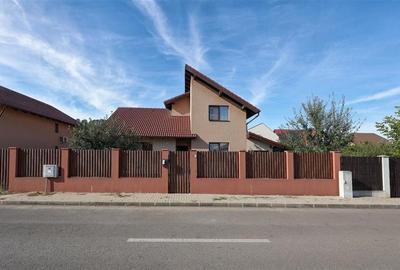 Vila cocheta, facilitati valoroase, strada asfaltata, intimitate: Tur LIVE! Vila cocheta, facilitati valoroase, strada asfaltata, intimitate: Tur LIVE! - 55