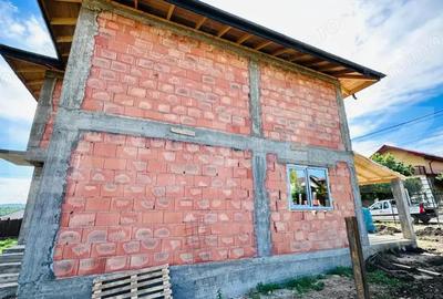 Casă cu 4 camere cu Teren 400 Mp în Miroslava - 2