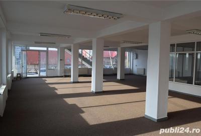 Spațiu comercial, de 185 mp, în Central - 3