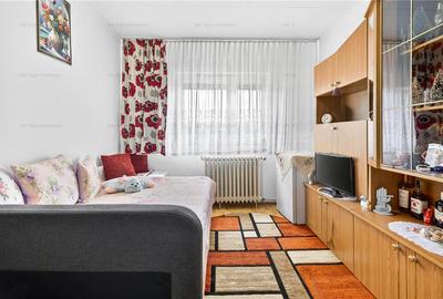 Apartament cu 3 camere decomandat în Tractorul - 5