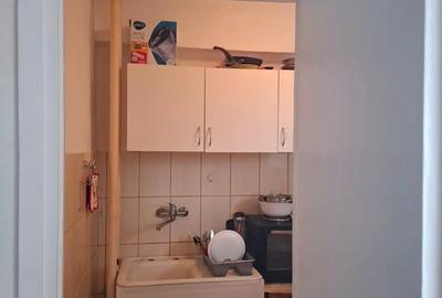 Inchiriez apartament o camera zona Circumvala?iunii - 4