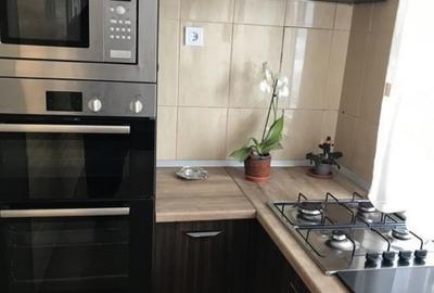 Apartament cu 3 camere decomandat în Băneasa