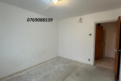 Apartament cu 3 camere semidecomandat în Rahova - 4