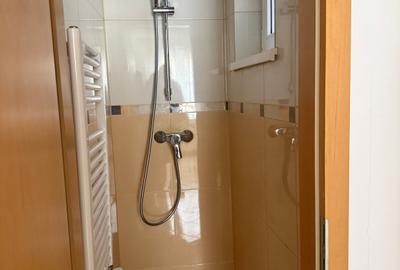 Garsonieră deosebită în inima Scheiului, Brașov – clădire renovată recent! Garsonieră deosebită în inima Scheiului, Brașov – clădire renovată recent! - 9