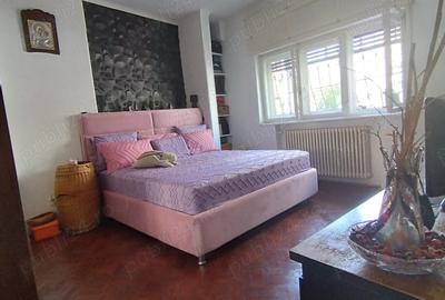 Apartament cu 3 camere decomandat în P-ța Victoriei - 3