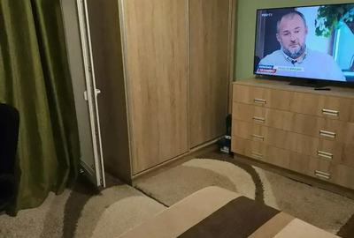 Apartament cu 3 camere decomandat în Baza 3 - 5