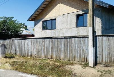 Casă cu 4 camere în Bâra - 1