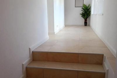 Casă cu 4 camere cu Teren 700 Mp în Dubova - 2