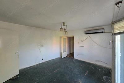 Apartament cu 2 camere semidecomandat în Aradului