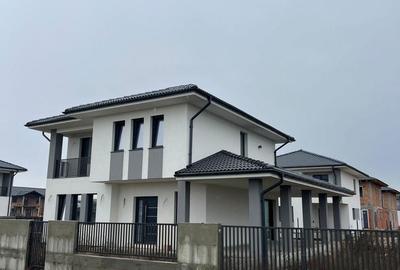 Casă cu 3 camere cu Teren 450 Mp în Central - 4