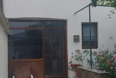Casă în 16 Februarie - 10