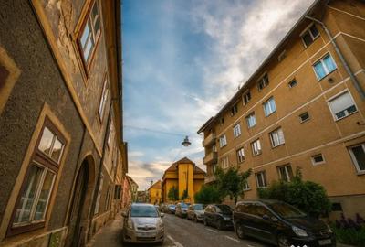 Garsonieră decomandată în Central - 2