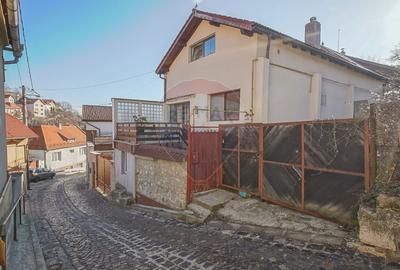 Casă cu 4 camere cu Teren 108 Mp în Schei
