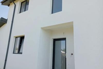 Casă cu 6 camere cu Teren 500 Mp în Merei - 3