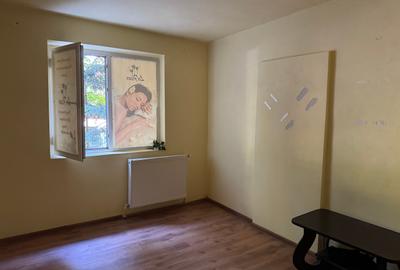 2 cam, parter, cu balcon, 50 mp, fara imbunatatiri, str. Unirii - 11