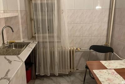 Inchiriez apartament 2 camere,Rotonda, pret 300 euro - 1