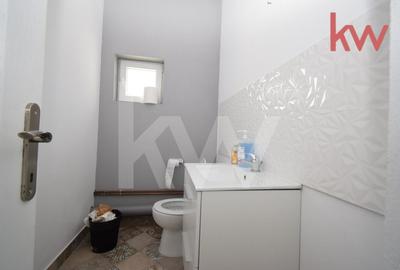 Casa demisol, parter, mansarda, langa Muzeul Olteniei, teren 418 mp, 12 camere - 14