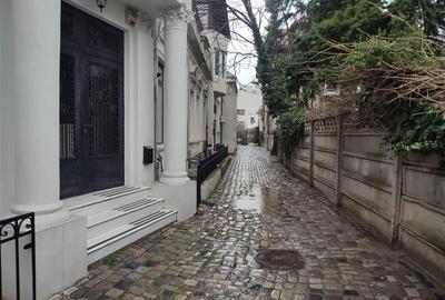 Apartament cu 5 camere decomandat în Grădina Icoanei - 11