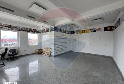 Spațiu comercial, de 250 mp, în Central - 8