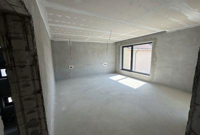 Casă cu 4 camere în Micro 3 - 12