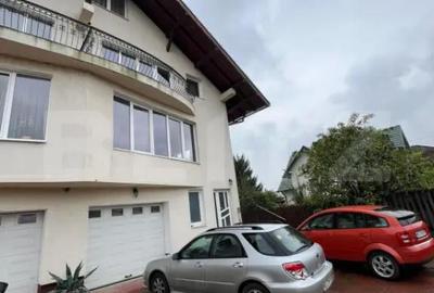Casă cu 7 camere cu Teren 640 Mp în Sângeorgiu de Mureș