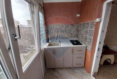 Apartament cu 2 camere decomandat, mobilat în Rovine - 4
