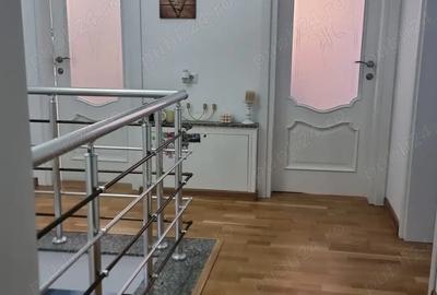 Casă cu 4 camere în Central - 6