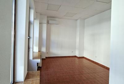 SPATIU COMERCIAL 18MP | BLD REGINA MARIA-UNIRII | IDEAL BIROU SAU MAGAZIN MIC - 3