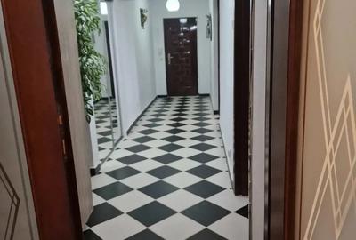 De Inchiriat Ap.3 camere B- dul DECEBAL - 7