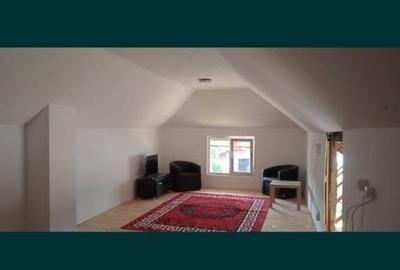 Casă cu 4 camere în Central - 2