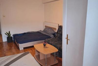 Inchiriez apartament o camera zona Circumvala?iunii - 1