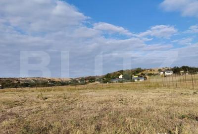 Teren de 2100 mp, în Central