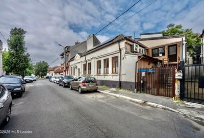 In Cartierul Evreiesc, casa 3 camere pivnita si mansarda open space. - 2