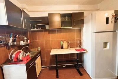 Apartament cu 3 camere semidecomandat în Central - 16