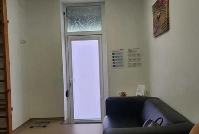 Vand spatiu comercial ( cabinet medical)