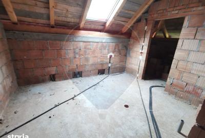 Casă cu 5 camere cu Teren 6400 Mp în Copalnic - 7
