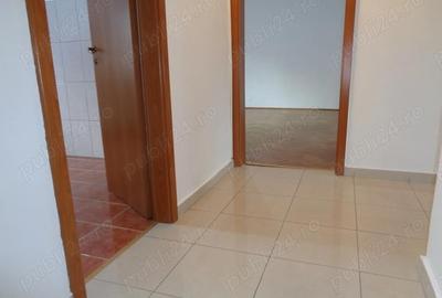 Apartament cu 4 camere decomandat în Micălaca - 2