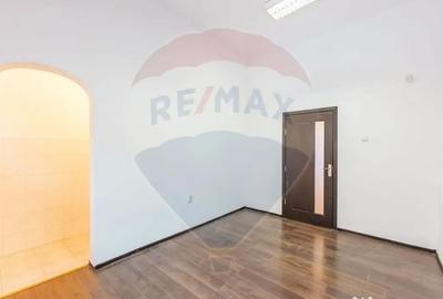 Spațiu comercial, de 80 mp, în Podgoria