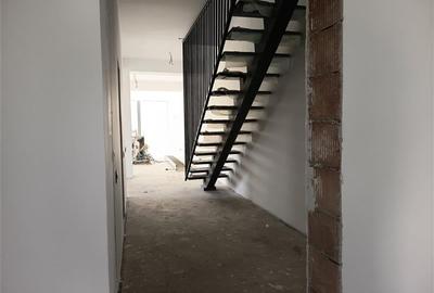 Vila impozanta, aspect deosebit, configuratie tip duplex, view, Brasov - 10