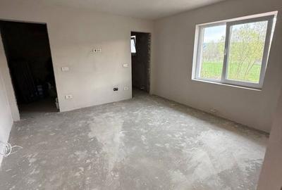 Apartament cu 3 camere decomandat în Mogoșești - 2