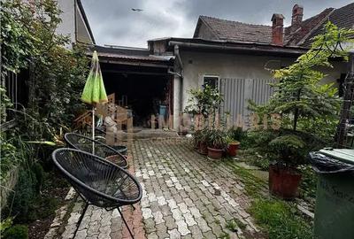 Casă cu Teren 275 Mp în Central