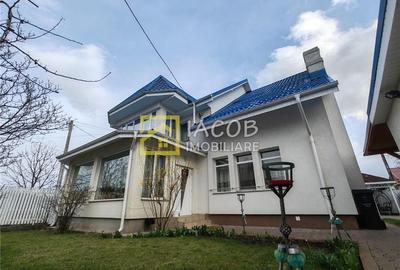 Casă individuală cu 6 camere cu Canalizare în 9 Mai - 31